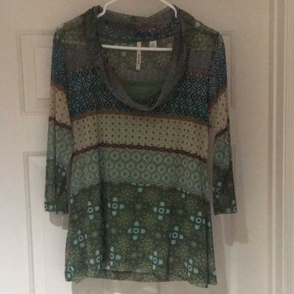 EUC - 3/4 Sleeve Blouse w/Under Tank Top - Size M - Picture 2 of 4